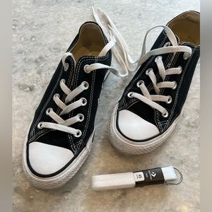 Converse Chuck Taylor womens size 6. Brand new laces included